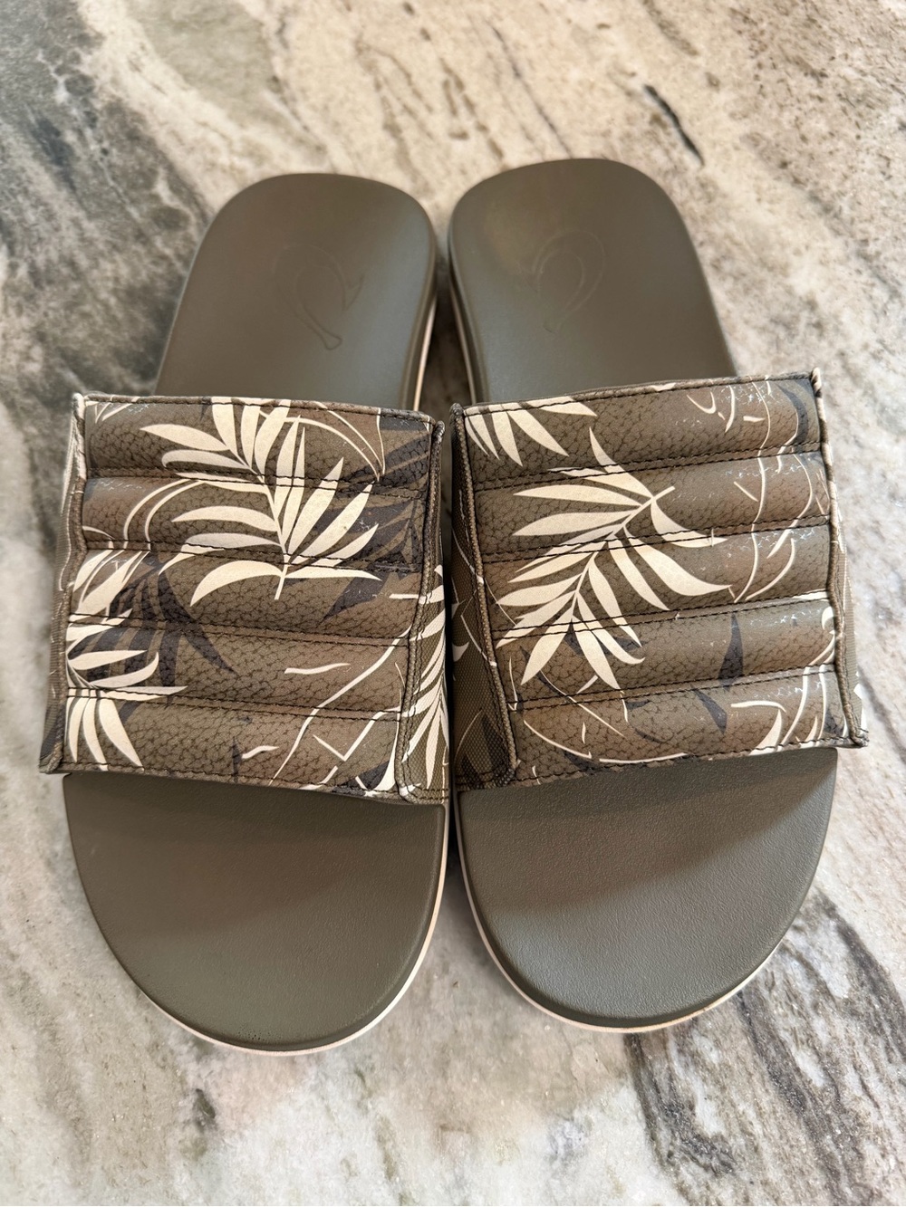 🪝Men's Olukai Maha 'Olu Slides Hunter /Aloha/ Green Size 9. Sandal. Tropical. A+